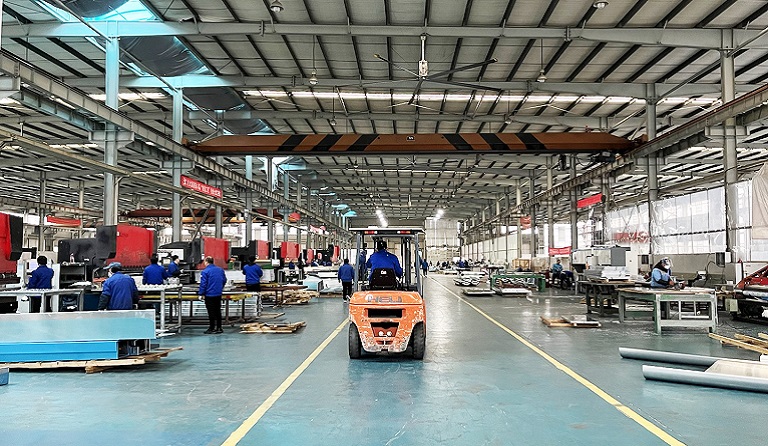 2月10日，新華網(wǎng)報(bào)道方大集團(tuán)開年生產(chǎn)繁忙景象——《聚焦高質(zhì)量發(fā)展 | 新氣象 新格局 新融合——深圳開局高質(zhì)量發(fā)展一線觀察》